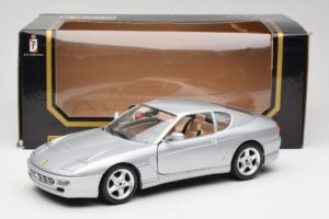 Ferrari 456 GT Argento Bburago 1:18 3036-M2 Pressofusione — immagine 8 di 8