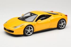 Ferrari 458 Italia Giallo Hot Wheels 1:18 P9894 Pressofusione
