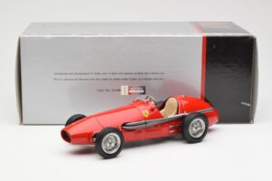Ferrari 500 F2 #1 A. Ascari F1 Double World Champion 1952-1953 CMC 1:18 M-056 Pressofusione — immagine 6 di 6