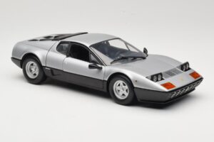 Ferrari 512BB Argento Kyosho 1:18 08171S Pressofusione — immagine 6 di 8