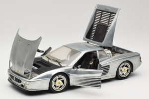 Ferrari 512M Chrome Silver Hot Wheels 1:18 25739 Pressofusione — immagine 2 di 8