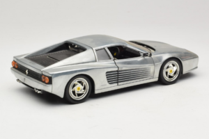 Ferrari 512M Chrome Silver Hot Wheels 1:18 25739 Pressofusione — immagine 3 di 8
