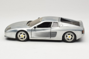Ferrari 512M Chrome Silver Hot Wheels 1:18 25739 Pressofusione — immagine 4 di 8