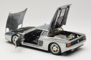 Ferrari 512M Chrome Silver Hot Wheels 1:18 25739 Pressofusione — immagine 5 di 8