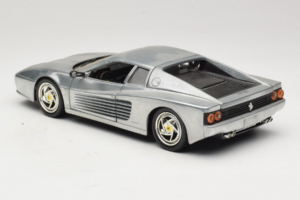 Ferrari 512M Chrome Silver Hot Wheels 1:18 25739 Pressofusione — immagine 7 di 8