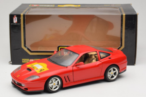 Ferrari 550 Maranello 22 Jahre Ferrari Model Club Rosso Bburago 1:18 3064-P2 Pressofusione — immagine 8 di 8
