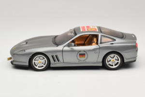 Ferrari 550 Maranello 25 Ferrari Model Club Argento Bburago 1:18 3344-S1 Pressofusione — immagine 4 di 7