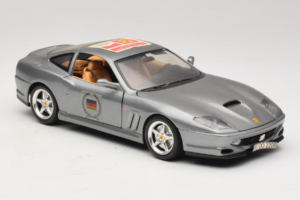 Ferrari 550 Maranello 25 Ferrari Model Club Argento Bburago 1:18 3344-S1 Pressofusione — immagine 5 di 7
