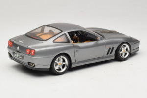 Ferrari 550 Maranello 25 Jahre Ferrari Model Club Argento 2a Versione Bburago 1:18 3064-S1 Pressofusione — immagine 3 di 8