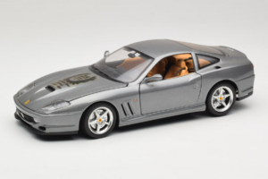 Ferrari 550 Maranello 25 Jahre Ferrari Model Club Argento 2a Versione Bburago 1:18 3064-S1 Pressofusione