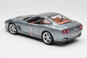 Ferrari 550 Maranello Grigio Metallic Maisto 1:18 4839 Pressofusione — immagine 5 di 6