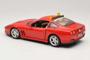Ferrari 550 Maranello Safety Car Rosso Corsa Bburago 1:18 3064-P1 Pressofusione — immagine 7 di 8