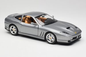 Ferrari 550 Maranello Argento Bburago 1:18 3344 Pressofusione — immagine 6 di 8
