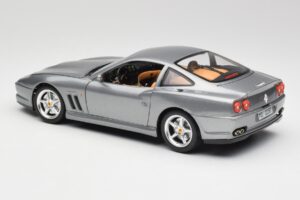 Ferrari 550 Maranello Argento Bburago 1:18 3344 Pressofusione — immagine 7 di 8