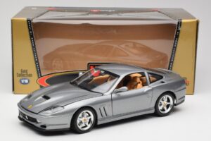 Ferrari 550 Maranello Argento Bburago 1:18 3344 Pressofusione — immagine 8 di 8