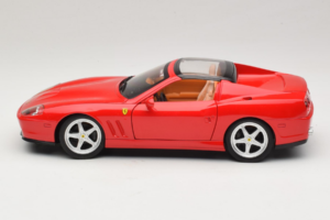 Ferrari 575M Superamerica Rosso Hot Wheels 1:18 J2858 Pressofusione — immagine 4 di 8
