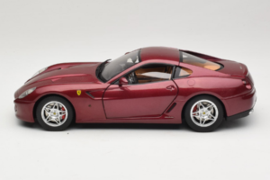 Ferrari 599 GTB Fiorano Rosso Scuro Hot Wheels 1:18 M1200 Pressofusione — immagine 4 di 8