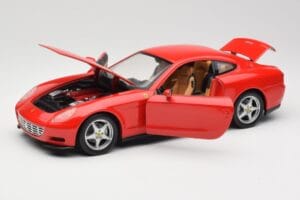 Ferrari 612 Scaglietti Rosso Corsa Hot Wheels 1:18 B6047 Pressofusione — immagine 2 di 8