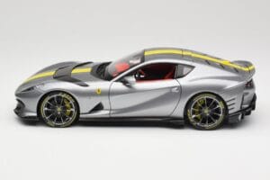 Ferrari 812 Competizione Grigio Coburn Bburago 1:18 18-01647 Pressofusione — immagine 4 di 8