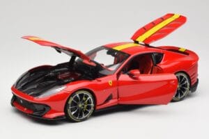 Ferrari 812 Competizione Rosso Corsa Con Strisce Gialle Bburago 1:18 18-16915 Pressofusione — immagine 2 di 8