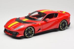 Ferrari 812 Competizione Rosso Corsa Con Strisce Gialle Bburago 1:18 18-16915 Pressofusione