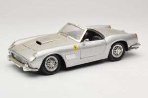 Ferrari California Cabriolet Argento Tonka 1:18 01109-S1 Pressofusione