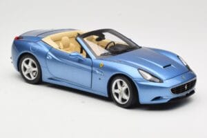 Ferrari California Azzurro Hot Wheels 1:18 N2043 Pressofusione — immagine 6 di 8