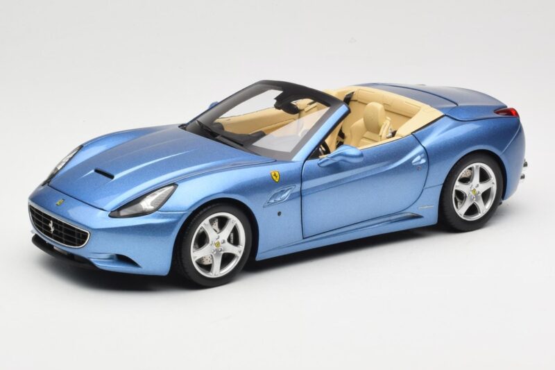 Ferrari California Azzurro Hot Wheels 1:18 N2043 Pressofusione