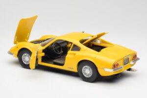 Ferrari Dino 246 GT Giallo Anson 1:18 30301W Pressofusione — immagine 5 di 8
