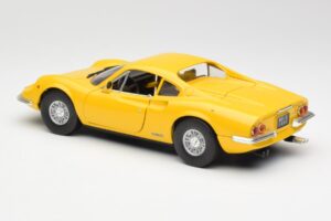 Ferrari Dino 246 GT Giallo Anson 1:18 30301W Pressofusione — immagine 7 di 8