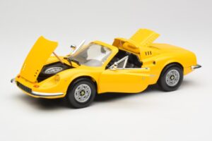 Ferrari Dino 246 GTS Giallo Hot Wheels 1:18 23920 Pressofusione — immagine 2 di 8