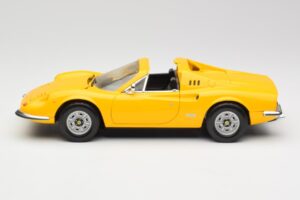 Ferrari Dino 246 GTS Giallo Hot Wheels 1:18 23920 Pressofusione — immagine 4 di 8