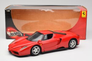 Ferrari Enzo Rosso Hot Wheels 1:18 56293 Pressofusione — immagine 8 di 8