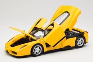 Ferrari Enzo Giallo Hot Wheels 1:18 C1550 Pressofusione — immagine 2 di 8