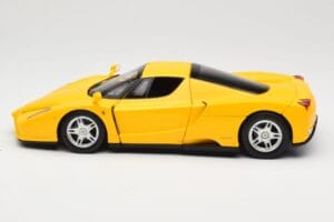 Ferrari Enzo Giallo Hot Wheels 1:18 C1550 Pressofusione — immagine 4 di 8