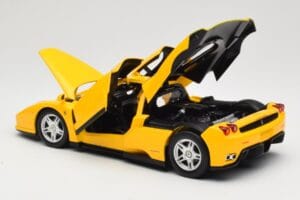 Ferrari Enzo Giallo Hot Wheels 1:18 C1550 Pressofusione — immagine 5 di 8