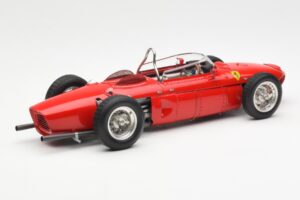 Ferrari Dino 156 Sharknose F1 1961 CMC 1:18 M-078 Pressofusione — immagine 2 di 6