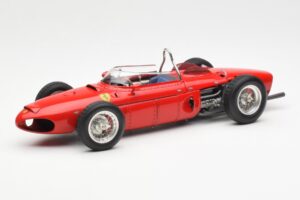 Ferrari Dino 156 Sharknose F1 1961 CMC 1:18 M-078 Pressofusione