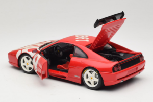 Ferrari F355 Berlinetta Rosso con ruote bianche UT Models 1:18 180074020-P2 Pressofusione — immagine 5 di 8