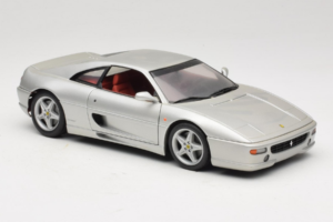 Ferrari F355 Berlinetta Argento UT Models 1:18 180074020-S1 Pressofusione — immagine 6 di 8