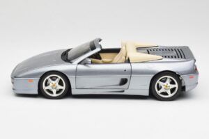 Ferrari F355 Spider Argento Hot Wheels 1:18 23907-M1 Pressofusione — immagine 4 di 8