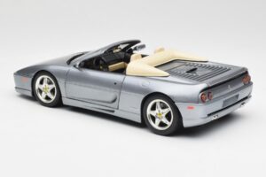 Ferrari F355 Spider Argento Hot Wheels 1:18 23907-M1 Pressofusione — immagine 7 di 8