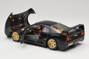 Ferrari F40 Nero con Ruote Oro Bburago 1:18 3032-B2 Pressofusione — immagine 5 di 8