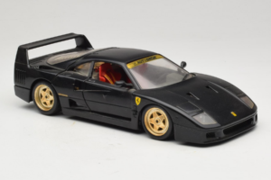 Ferrari F40 Nero con Ruote Oro Bburago 1:18 3032-B2 Pressofusione — immagine 6 di 8