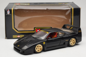 Ferrari F40 Nero con Ruote Oro Bburago 1:18 3032-B2 Pressofusione — immagine 8 di 8