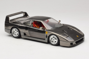 Ferrari F40 Chrome Black Bburago 1:18 3401-B1 Pressofusione — immagine 6 di 8