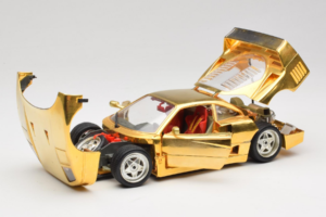 Ferrari F40 Chrome Gold Limited Edition 250 pcs Bburago 1:18 3332-G1 Pressofusione — immagine 2 di 8