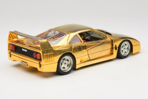 Ferrari F40 Chrome Gold Limited Edition 250 pcs Bburago 1:18 3332-G1 Pressofusione — immagine 3 di 8