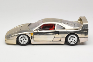 Ferrari F40 Chrome Silver Bburago 1:18 3401 Pressofusione — immagine 4 di 8
