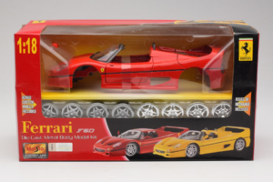 Ferrari F40 Rosso Model Kit Maisto 1:18 39822 Pressofusione